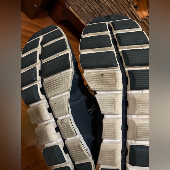 On Running Men's Dark Blue and White Athletic Shoes - Picture 7 of 7